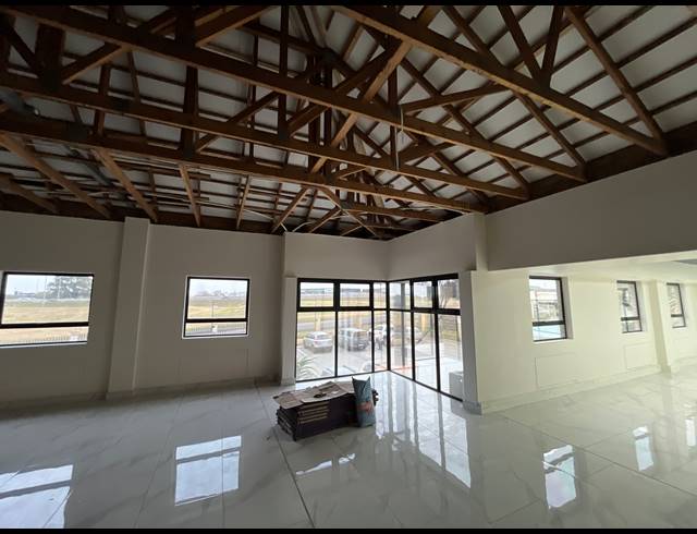 118M² OFFICE TO LET IN SUNNYROCK